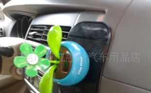汽車裝飾用品解讀 車用手機(jī)防滑墊的功能與選擇指南